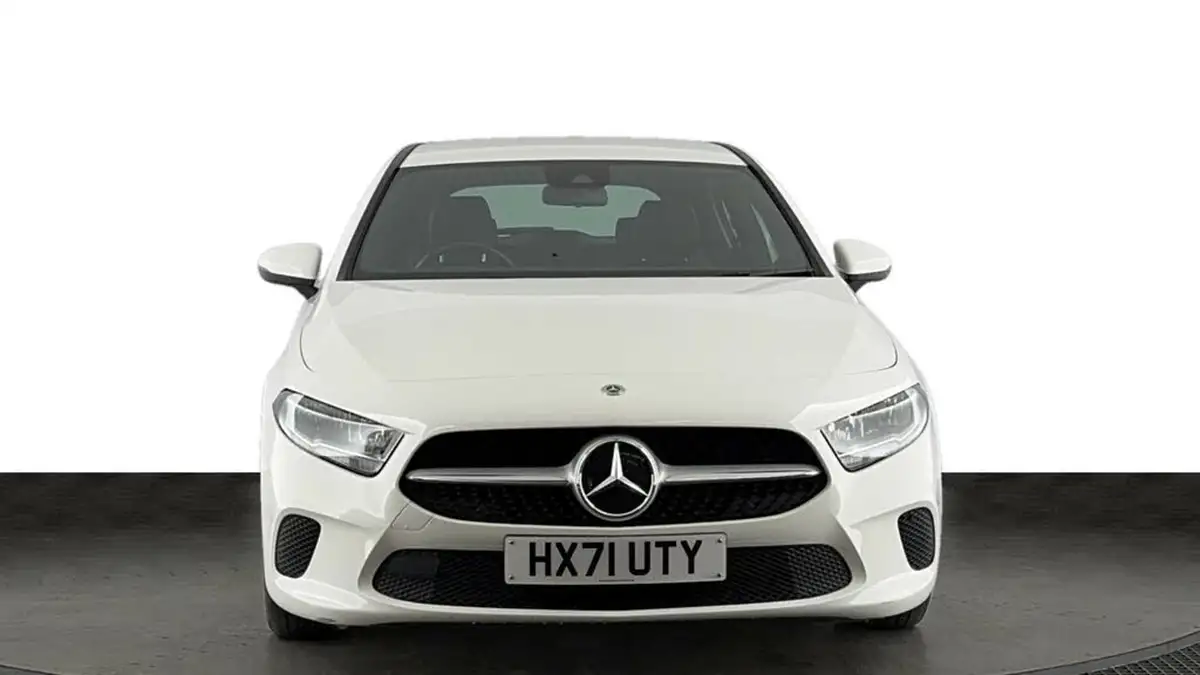 2022-mercedes-benz-a-class-20d-a180d-se-8g-dct-big-7