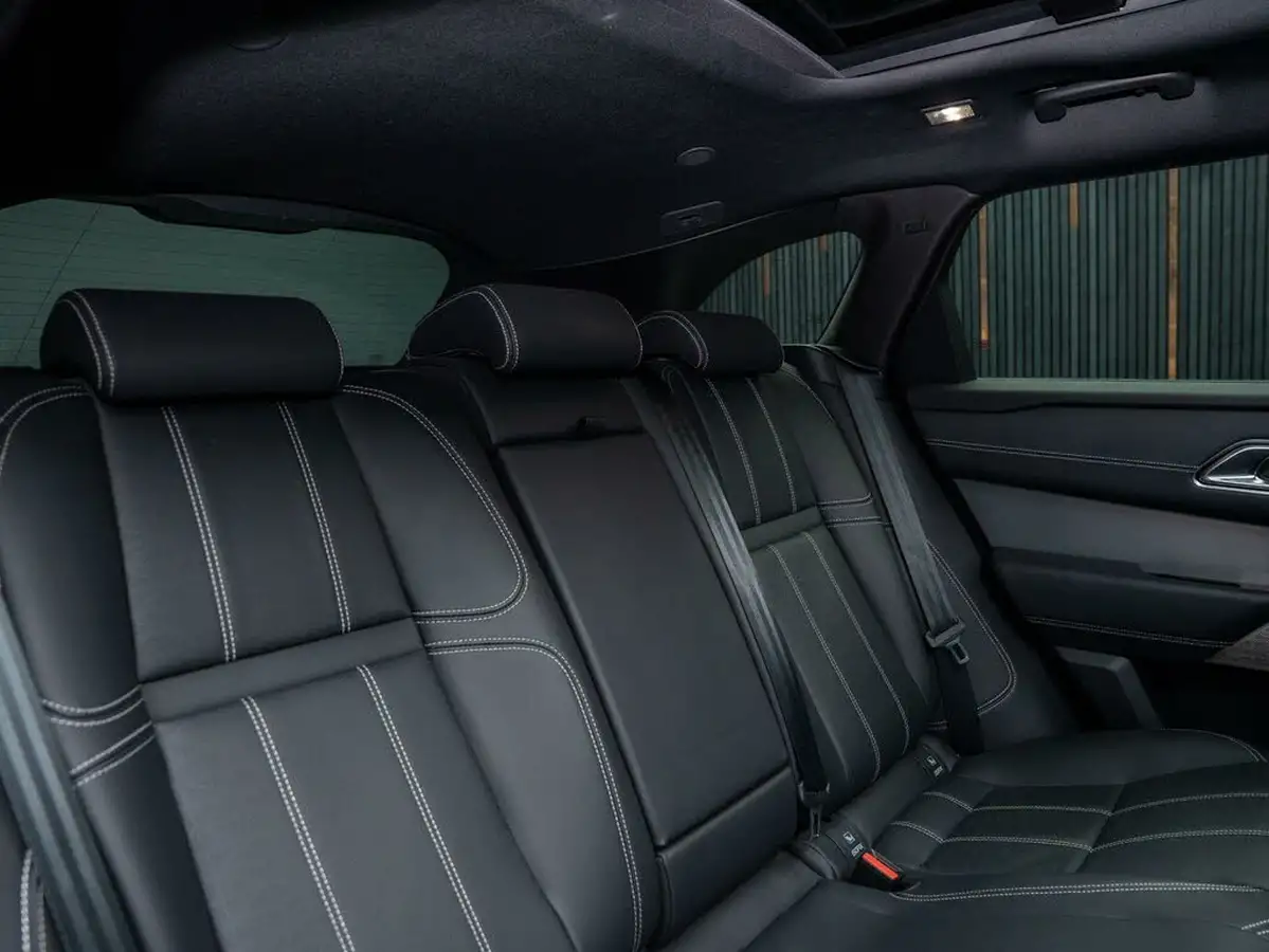 2022-land-rover-range-rover-velar-30-d300-r-dynamic-hse-big-35