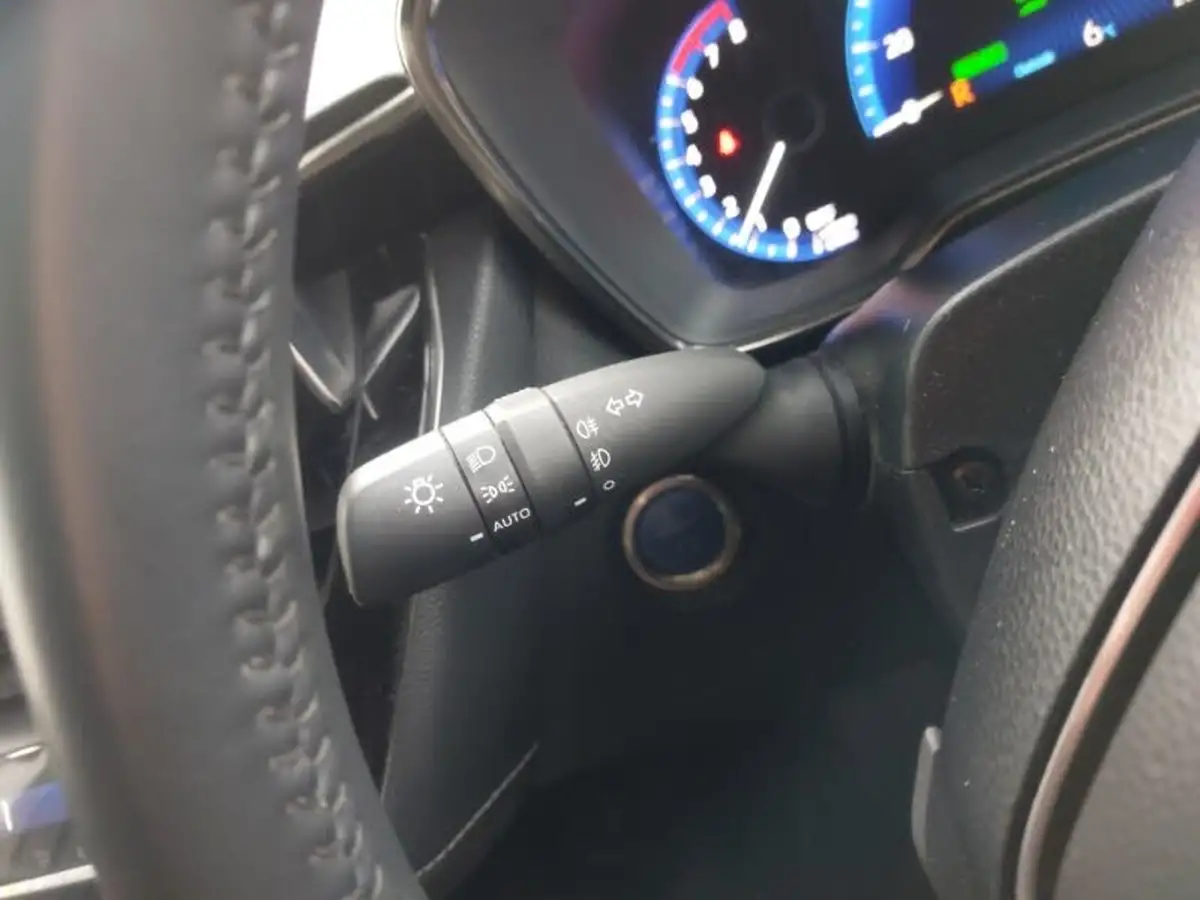 2022-toyota-corolla-20-vvt-i-icon-193bhp-hatchback-big-15