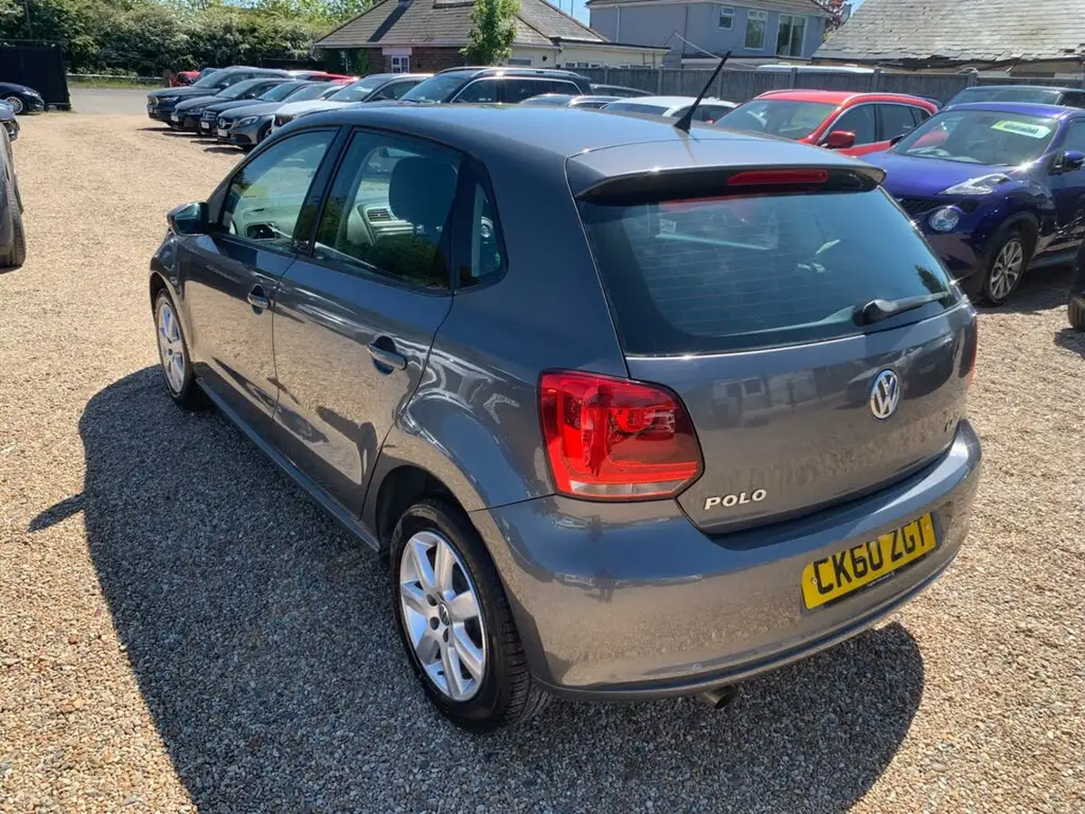 2010-volkswagen-polo-14-se-86ps-5d-dsg-big-3
