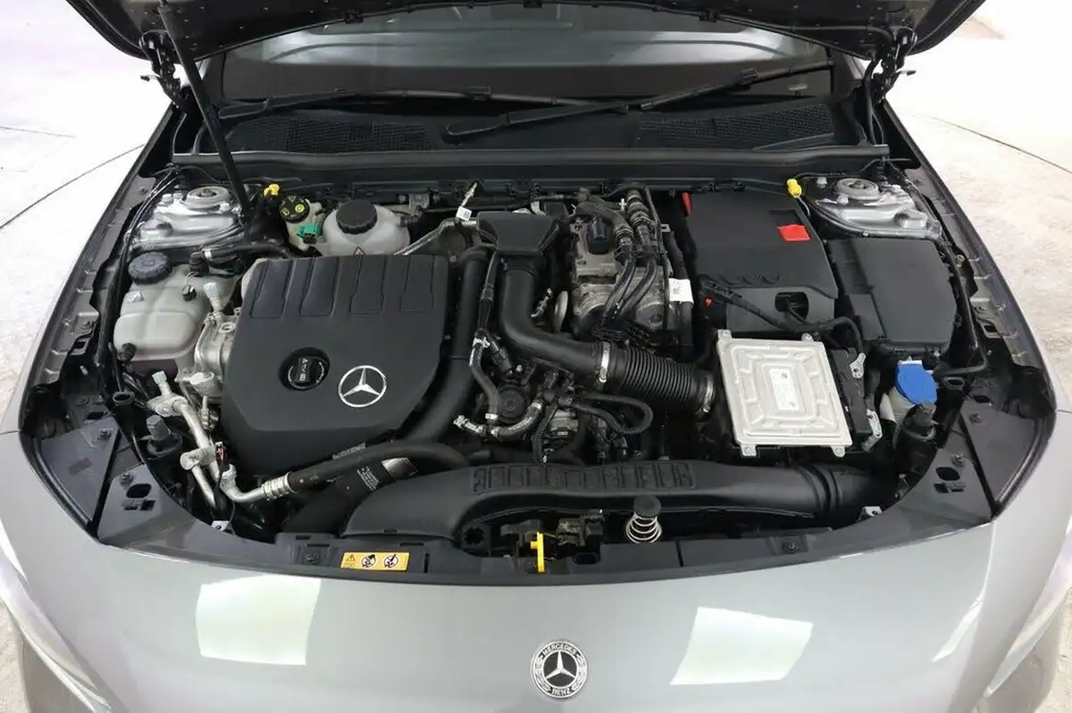 2021-mercedes-benz-a-class-13-a250e-amg-line-hatchback-5d-big-25
