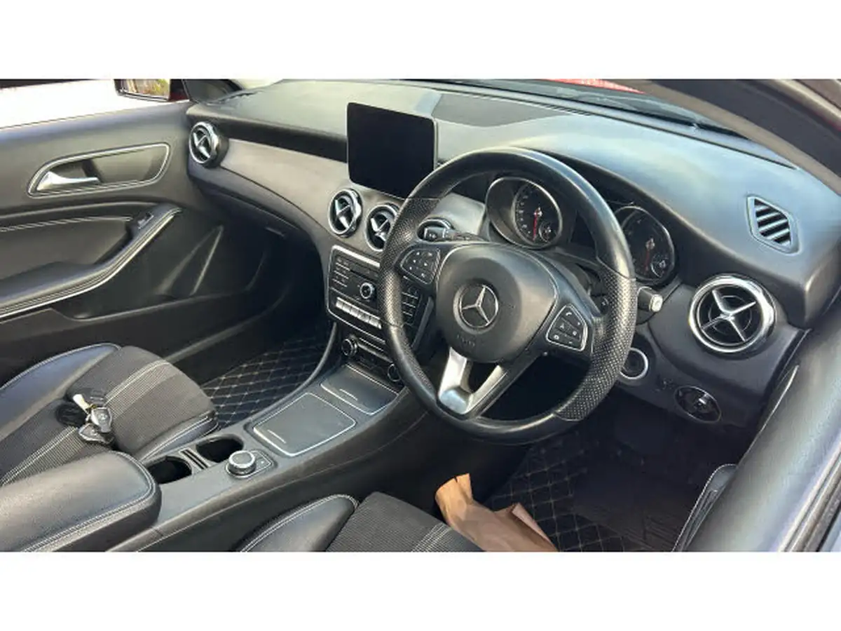 2018-mercedes-benz-gla-class-16-gla-180-urban-edition-7g-dct-big-10