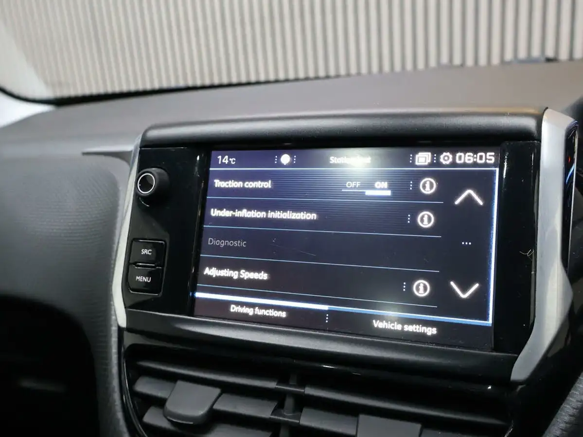 2019-peugeot-2008-suv-12-puretech-allure-premium-82bhp-big-27