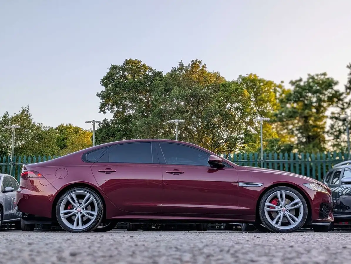 2016-jaguar-xf-30td-s-big-13