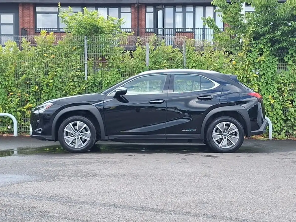 2022-lexus-ux-300e-e-ux-201bhp-big-3