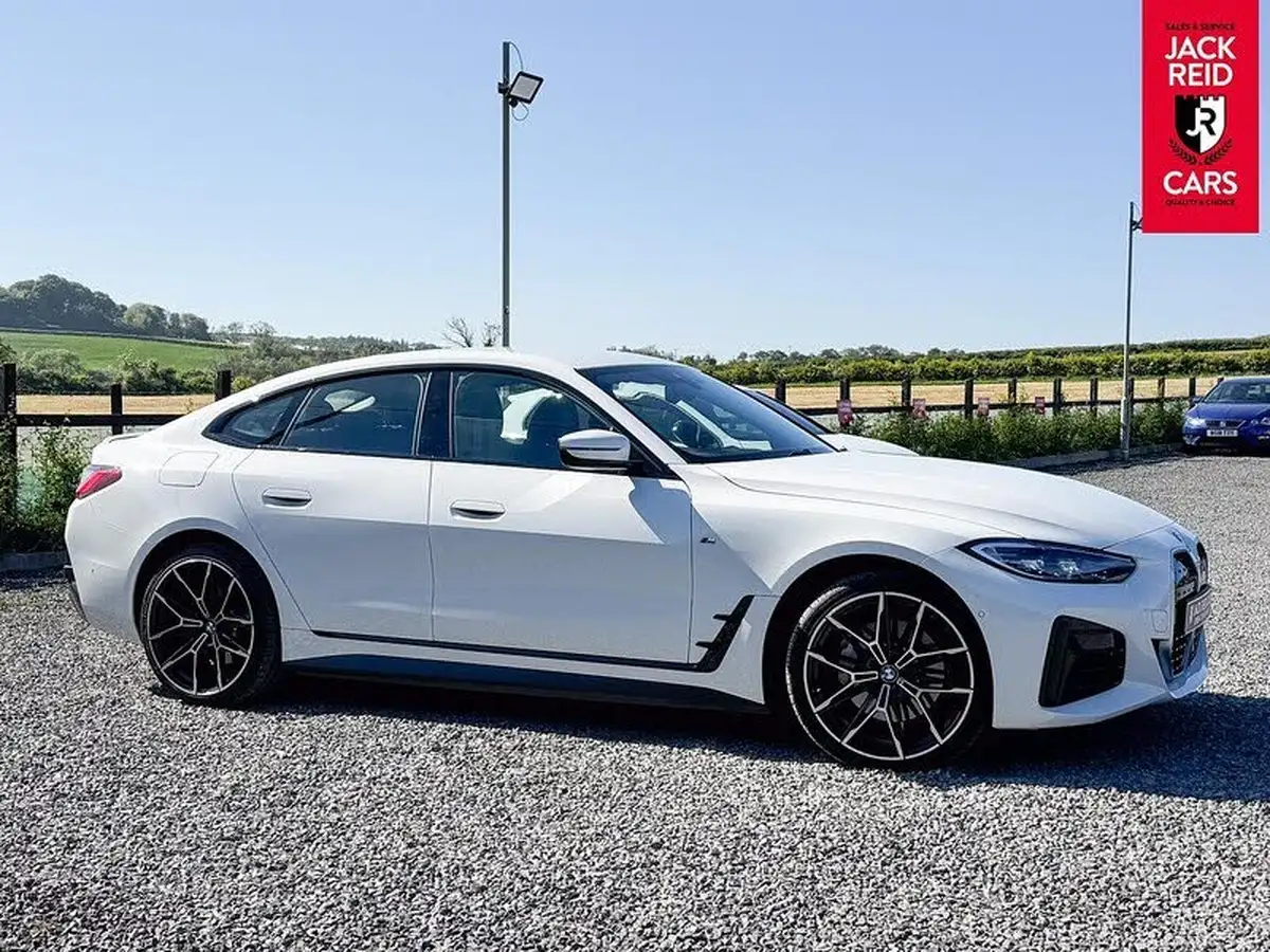 2022-bmw-i4-e-edrive40-m-sport-big-8
