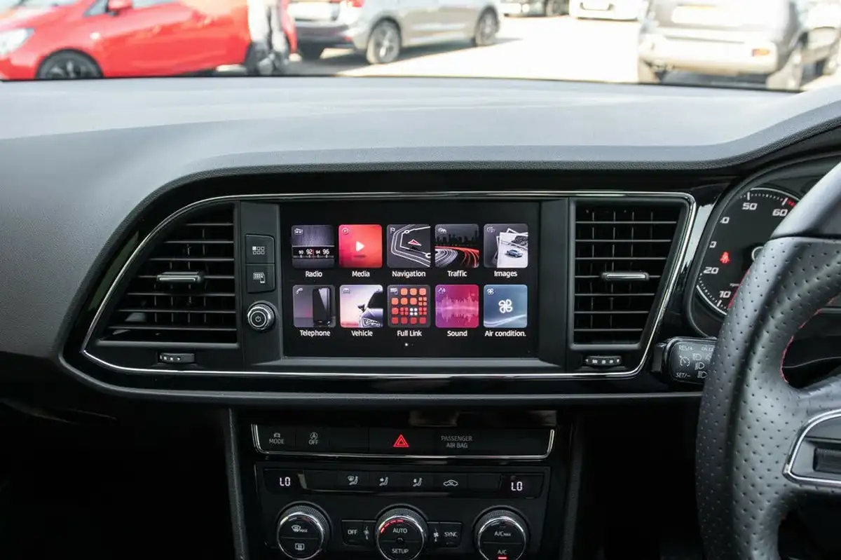 2018-seat-leon-14-tsi-fr-technology-hatchback-5d-big-21
