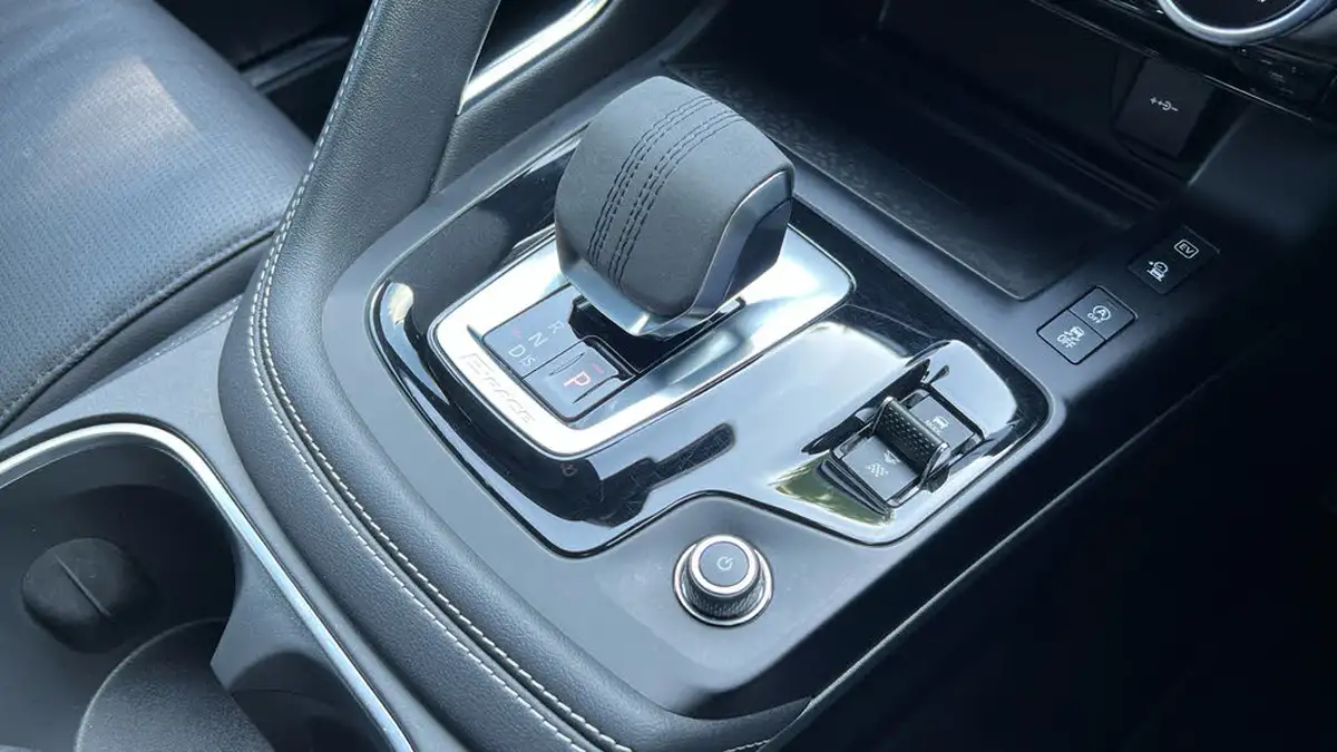 2023-jaguar-e-pace-15-p300e-r-dynamic-s-big-12