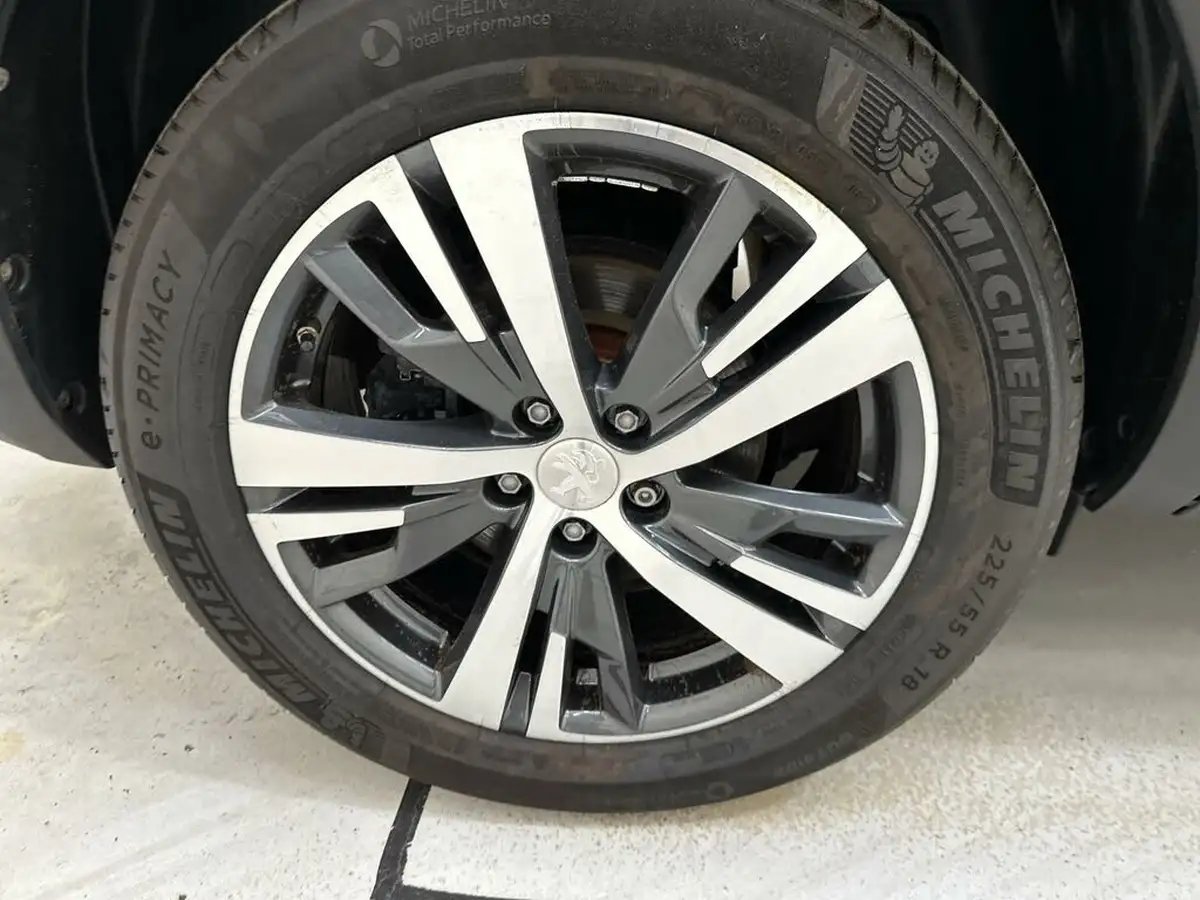 2023-peugeot-5008-suv-12-puretech-allure-premium-eat8-big-31