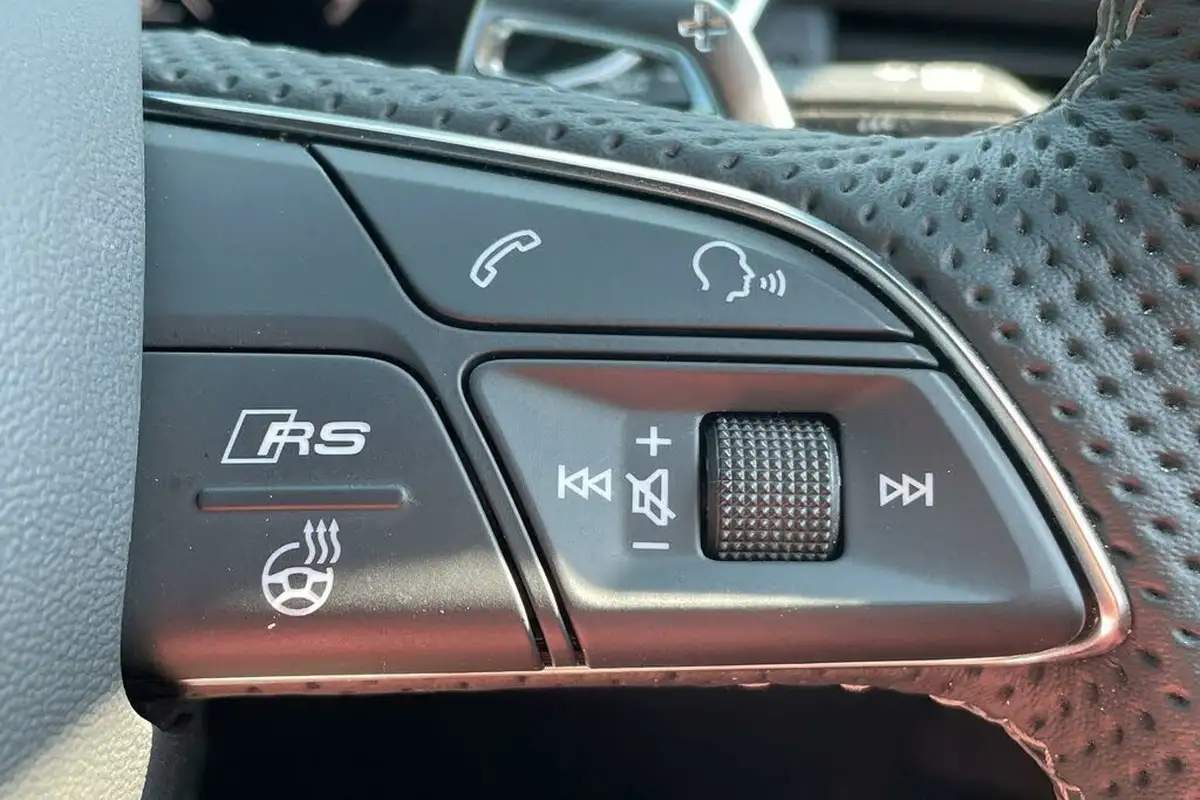 2024-audi-rs4-avant-29-tfsi-carbon-black-big-25