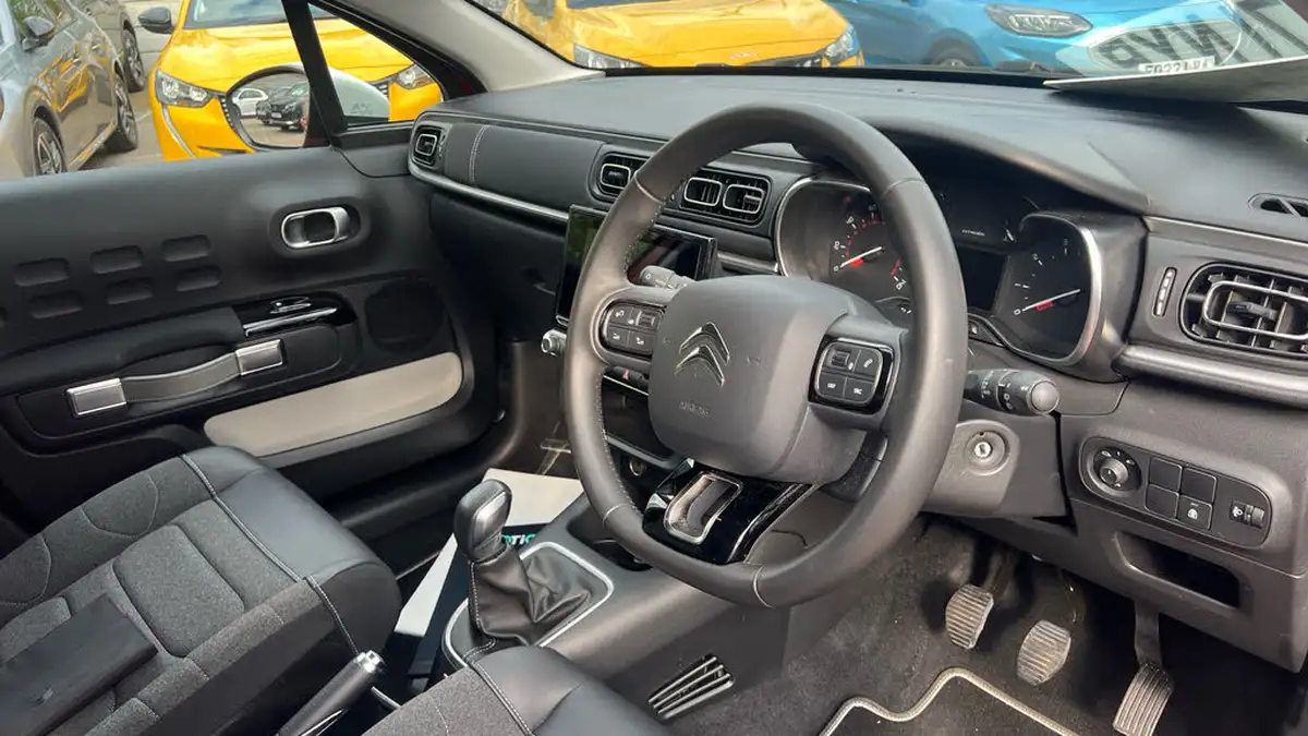 2022-citroen-c3-12-puretech-saint-james-83ps-big-12