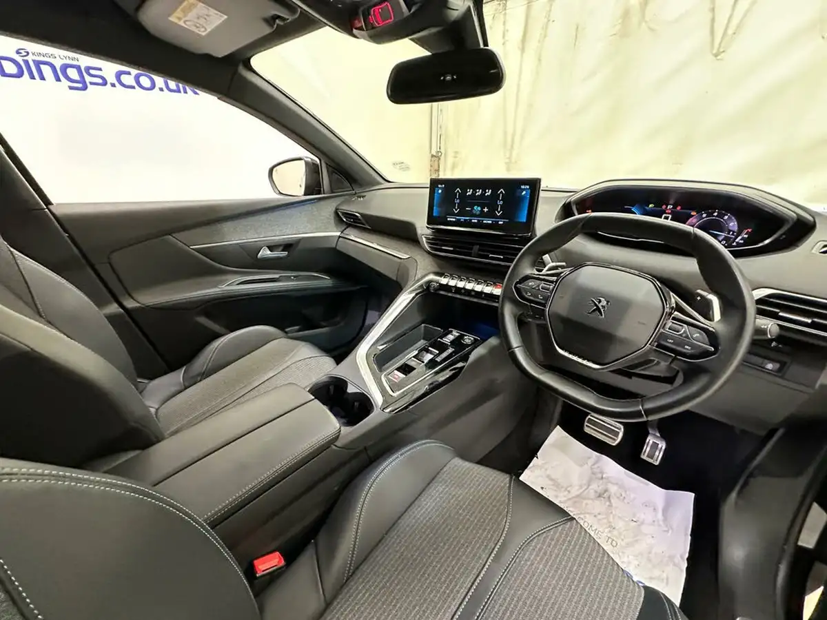 2023-peugeot-5008-suv-12-puretech-allure-premium-eat8-big-7