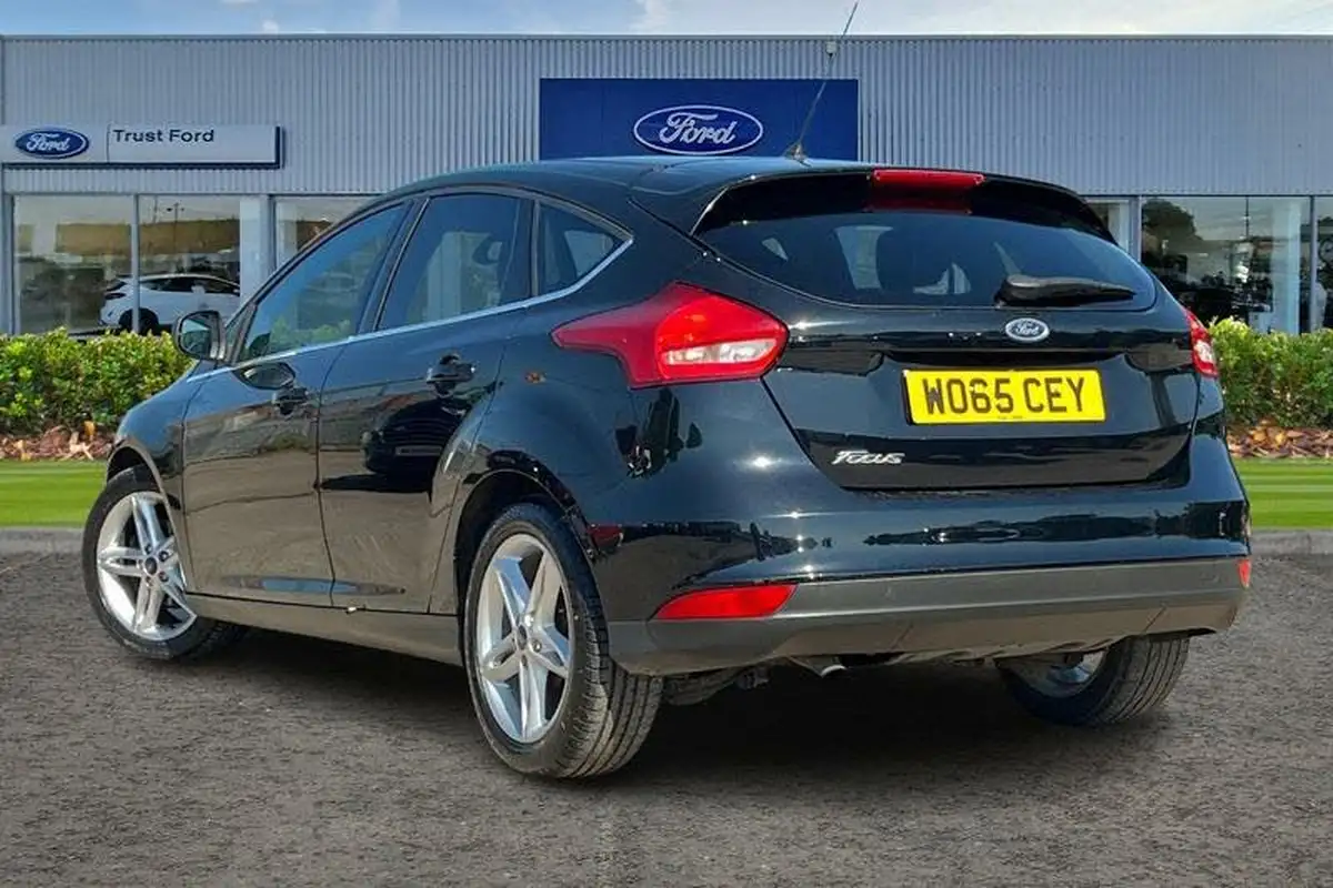 2016-ford-focus-15tdci-zetec-120ps-hatchback-big-1