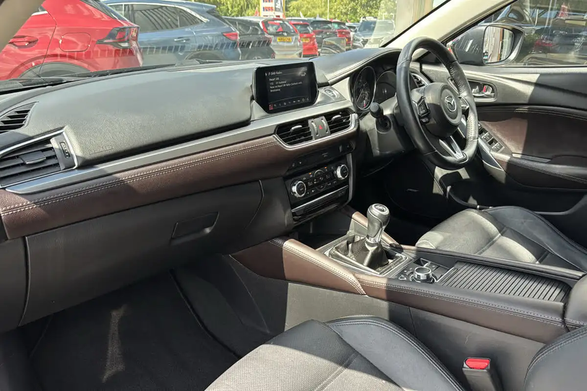 2018-mazda-mazda6-22td-sport-nav-150ps-skyactiv-d-tourer-5d-big-9