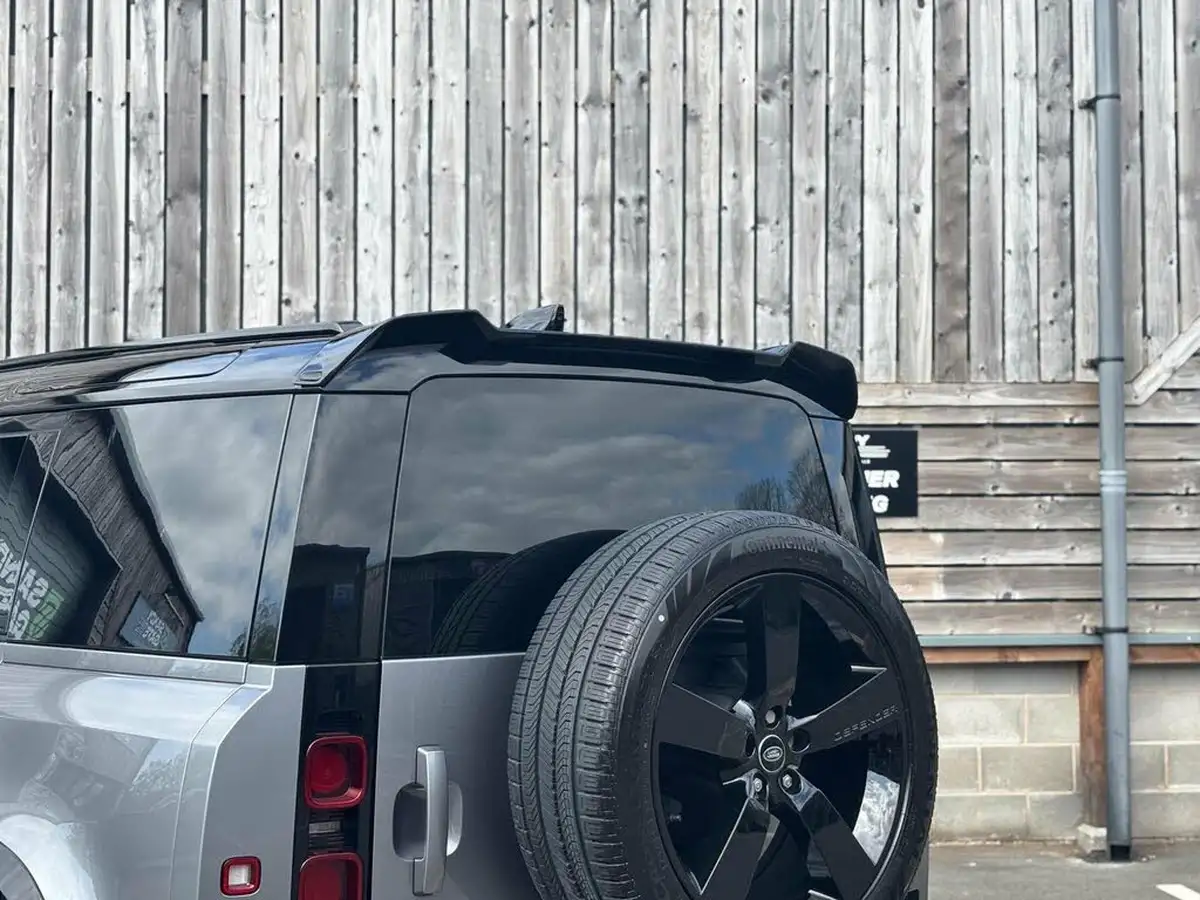 2022-land-rover-110-defender-30-d300-hard-top-hse-110-big-77