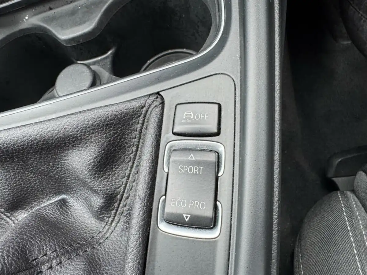 2015-bmw-3-series-15-318i-sport-saloon-4d-big-21
