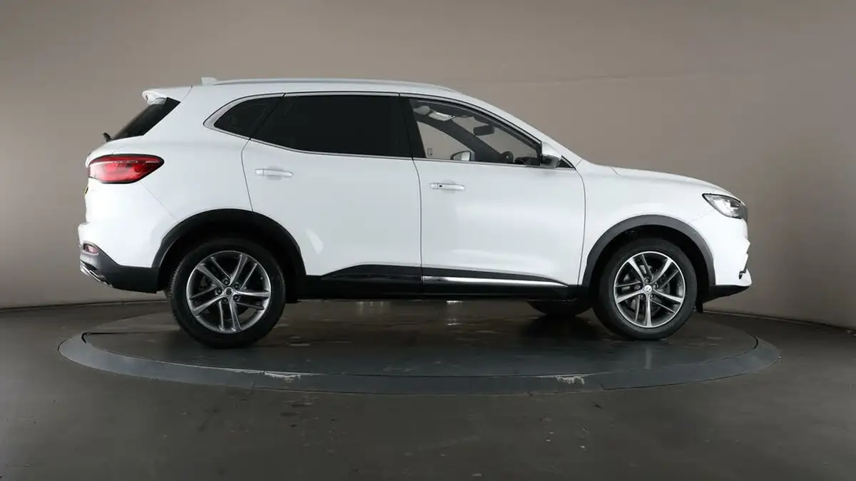 2021-mg-hs-15t-gdi-exclusive-162ps-big-60