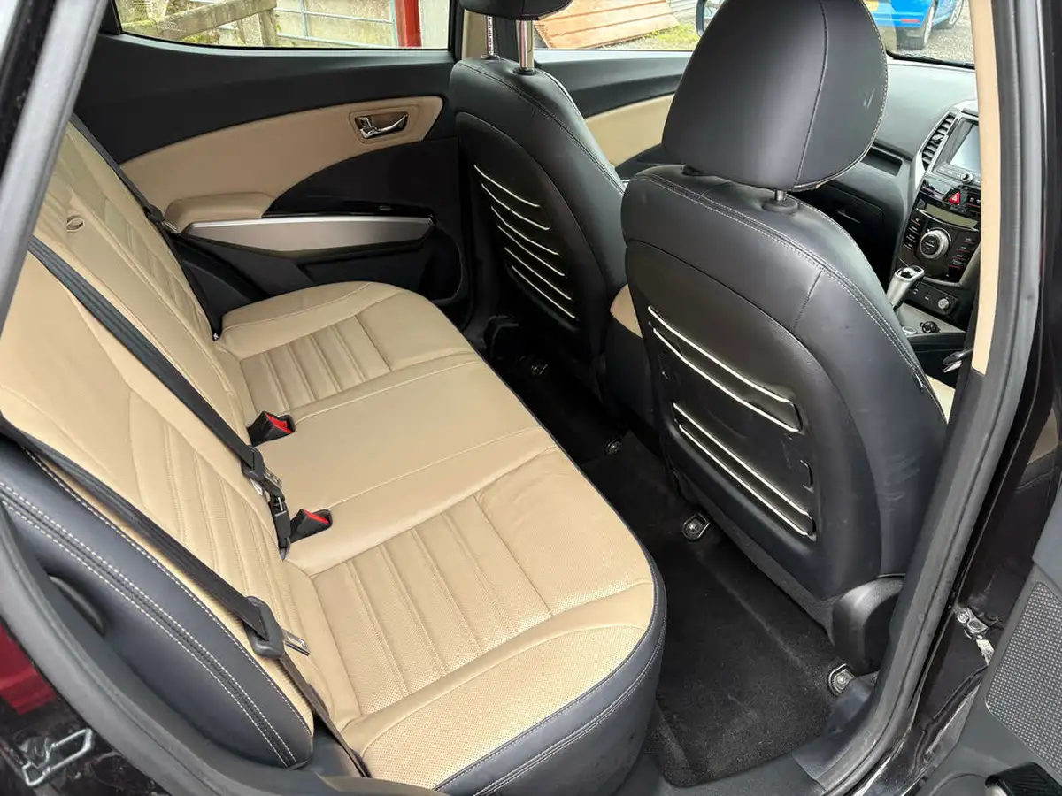 2019-kgm-ssangyong-tivoli-16td-elx-red-packblack-auto-big-2