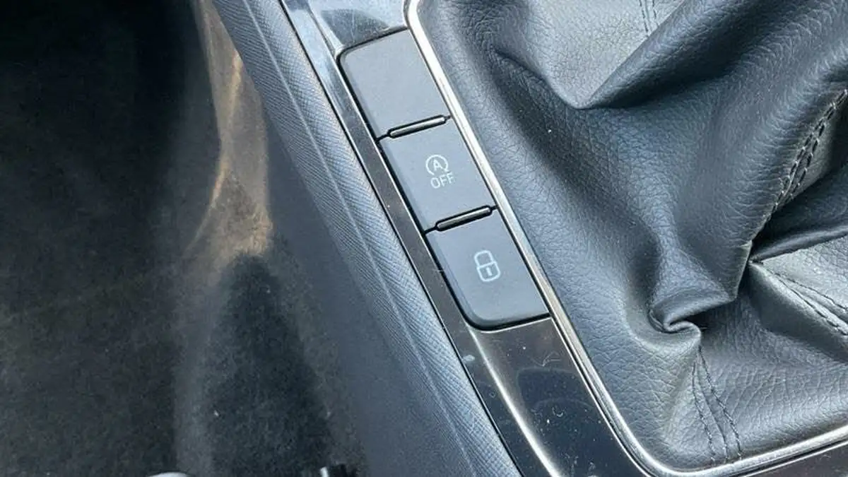 2023-skoda-fabia-10-tsi-colour-edition-110ps-big-19