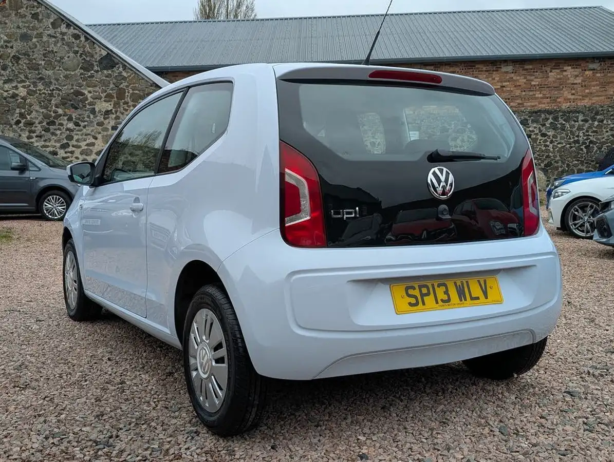 2013-volkswagen-up-10-move-up-59bhp-3d-big-14