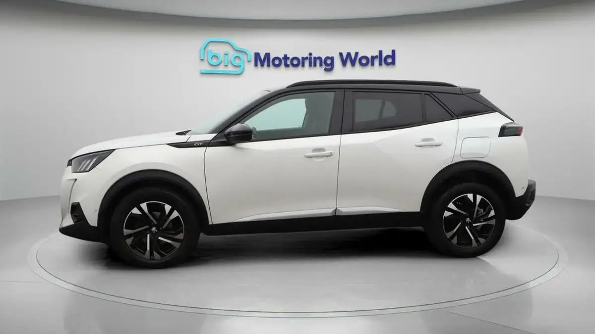 2022-peugeot-2008-suv-12-puretech-gt-big-3