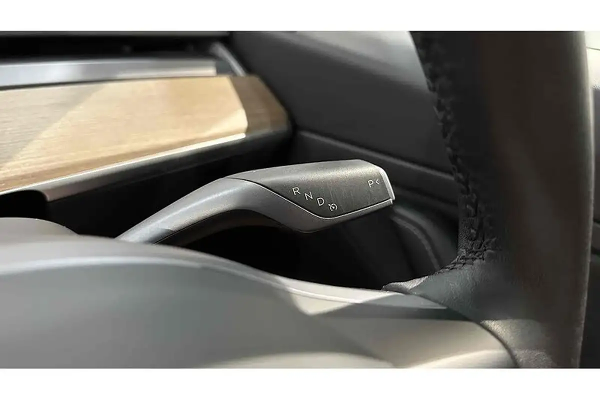 2020-tesla-model-3-e-performance-big-40