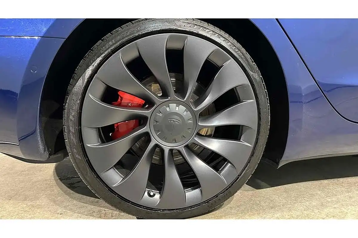 2020-tesla-model-3-e-performance-big-16
