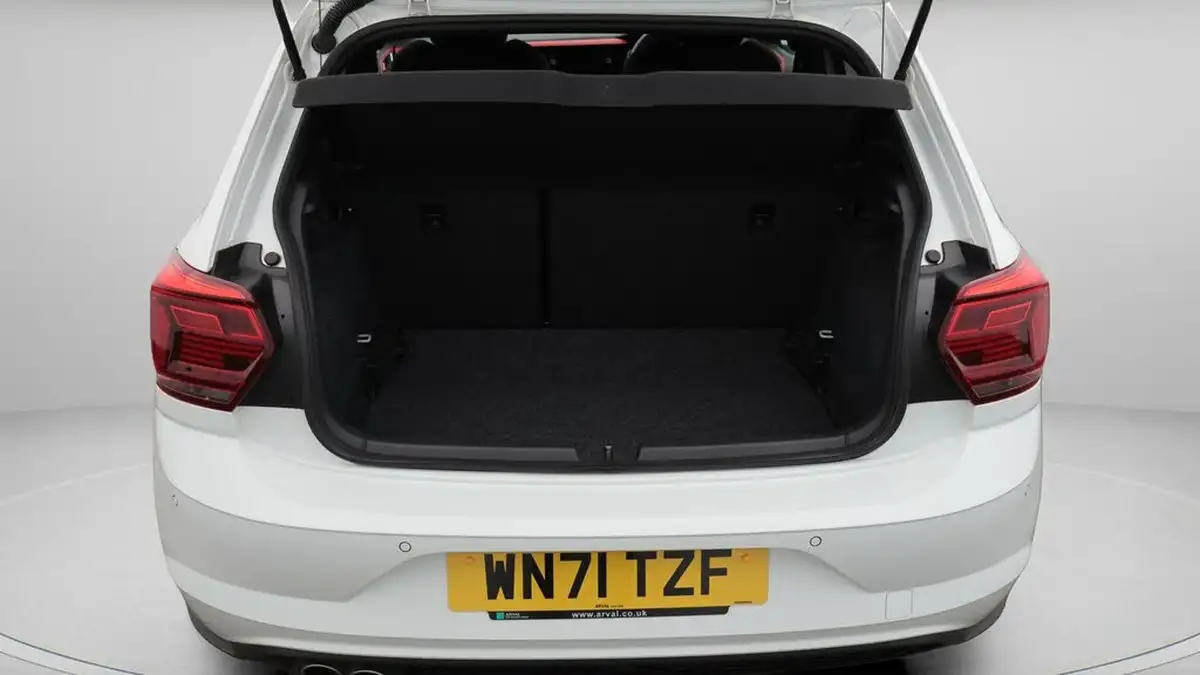2021-volkswagen-polo-20-tsi-gti-207ps-big-17