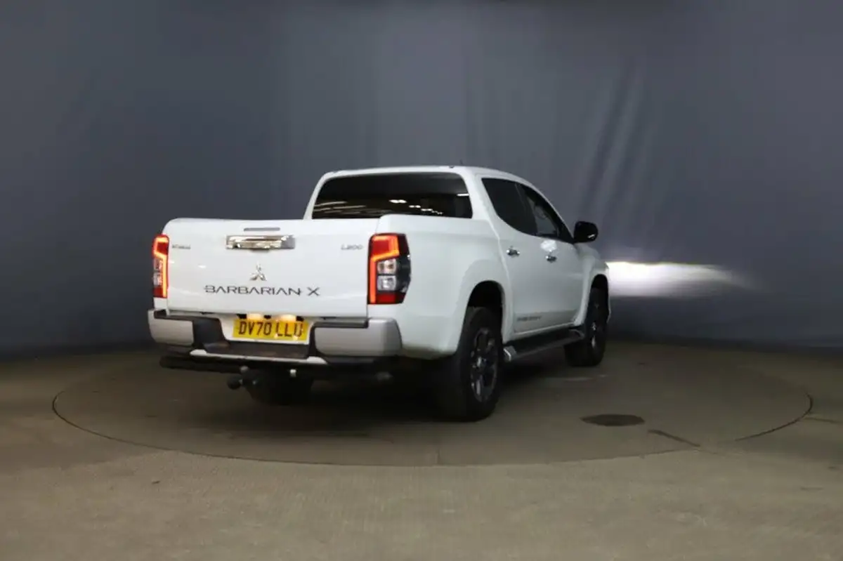 2020-mitsubishi-l200-22di-d-barbarian-x-big-3