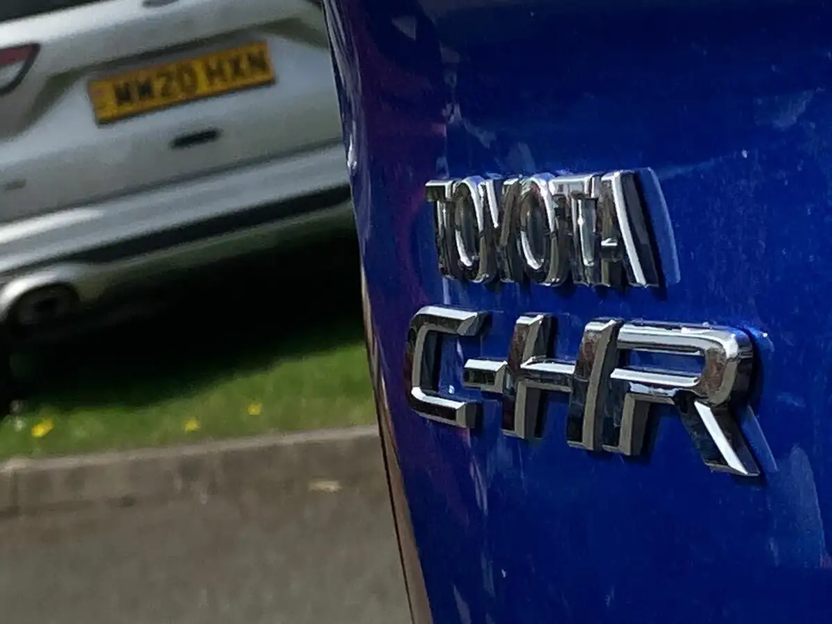 2020-toyota-c-hr-18-vvt-i-icon-parking-pack-big-44