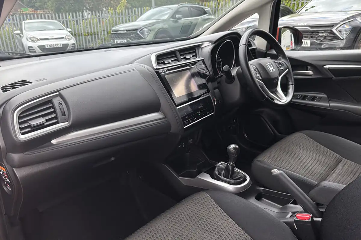 2019-honda-jazz-13-i-vtec-ex-navi-big-10