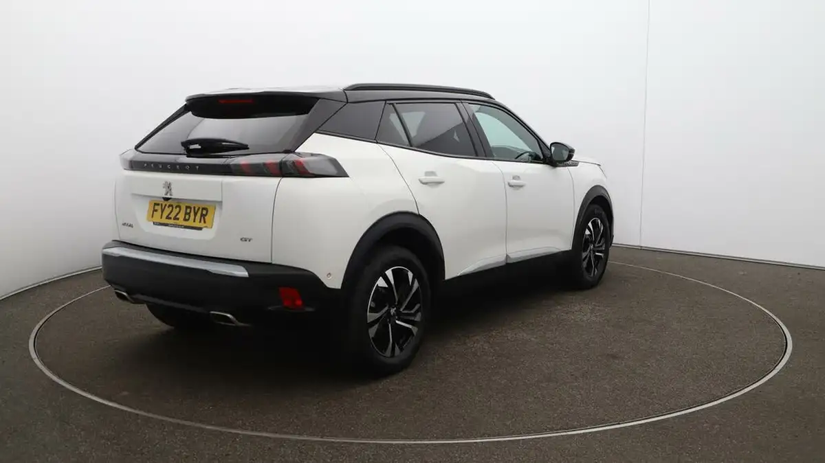 2022-peugeot-2008-suv-12-puretech-gt-big-51