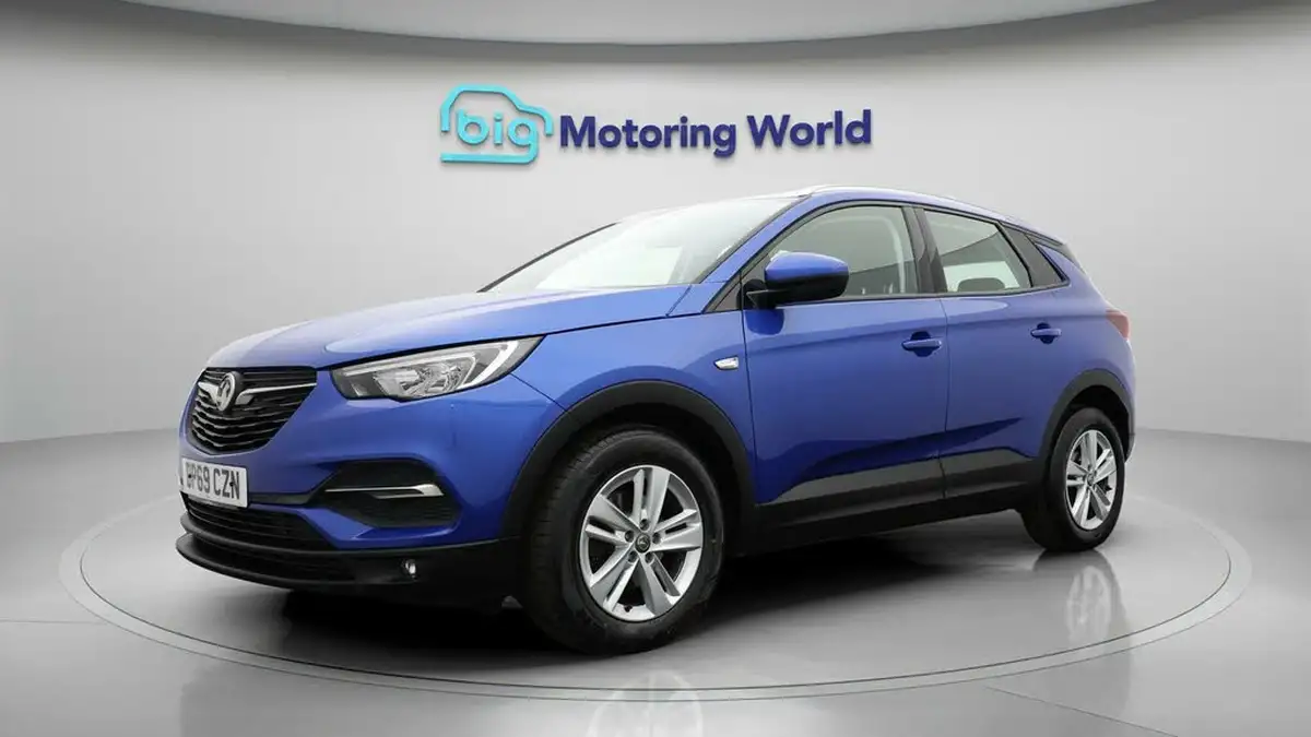 2020-vauxhall-grandland-x-15td-se-big-2