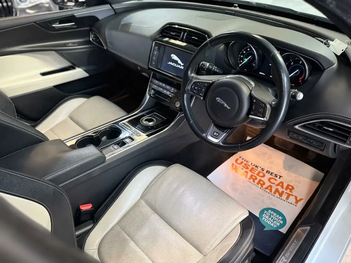 2016-jaguar-xe-20d-r-sport-180ps-auto-big-40