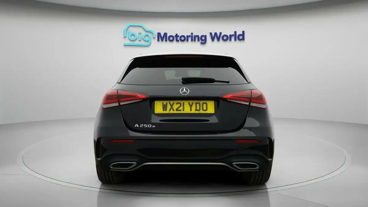 2021-mercedes-benz-a-class-13-a250e-amg-line-hatchback-5d-big-5
