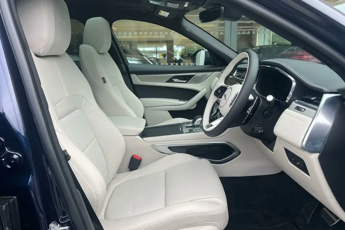 2024-jaguar-f-pace-20-d200-r-dynamic-se-black-90th-anniversary-edition-big-44