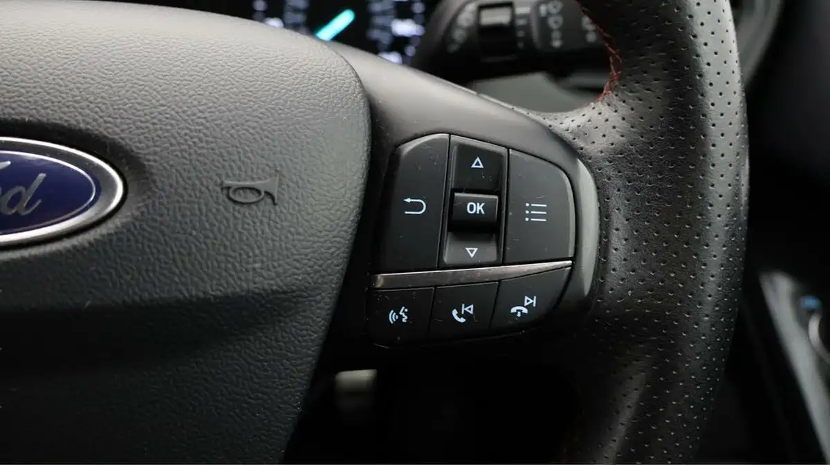 2019-ford-focus-10t-st-line-x-ss-hatchback-big-22