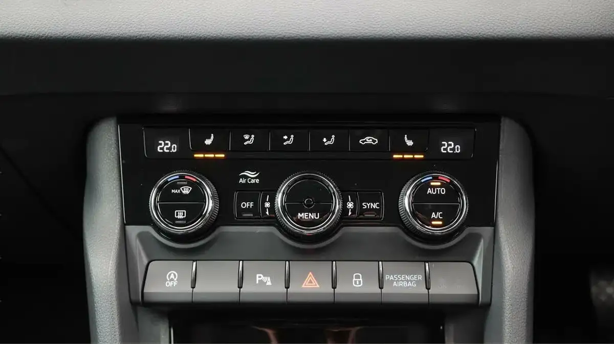 2023-skoda-karoq-15-tsi-se-l-dsg-big-12
