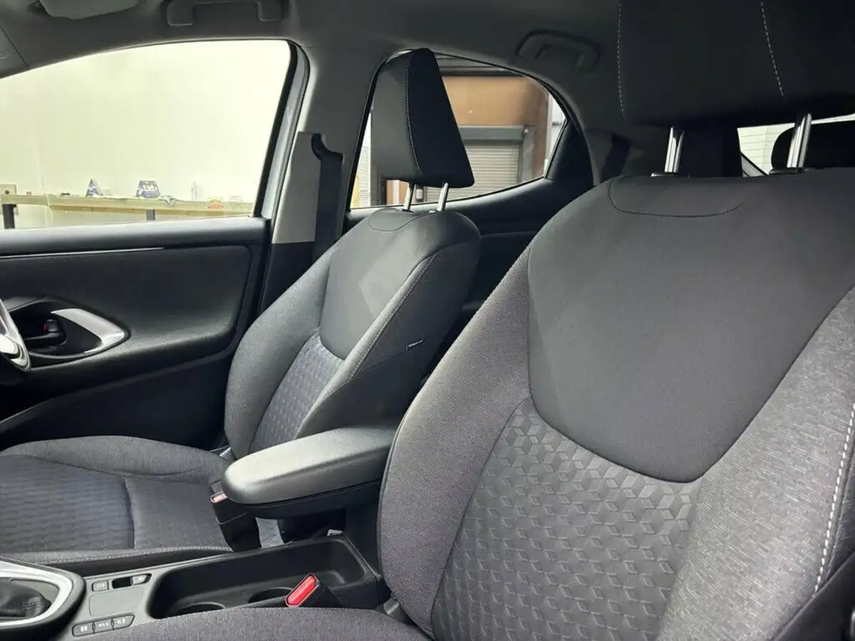 2021-toyota-yaris-15-vvt-i-design-big-15