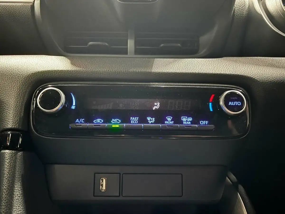 2021-toyota-yaris-15-vvt-i-design-big-19