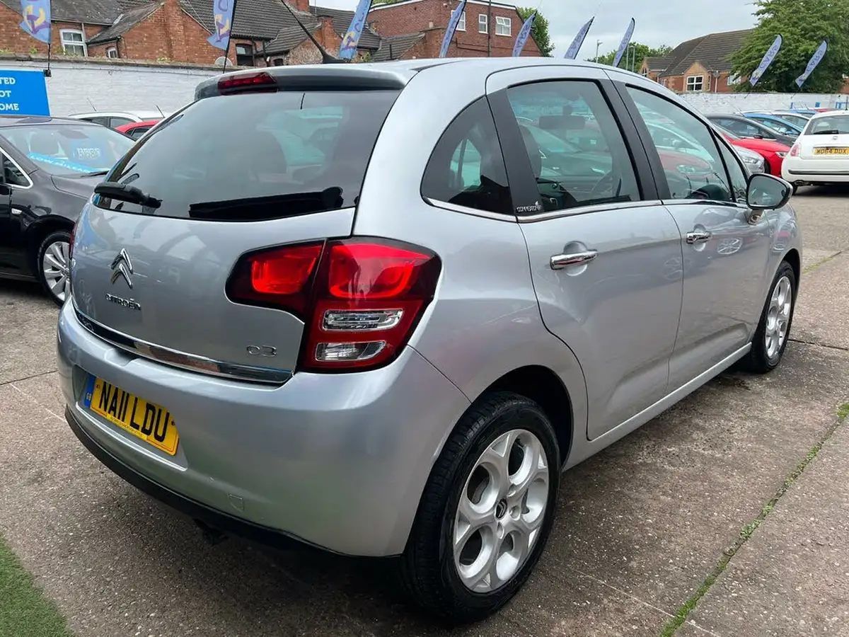 2011-citroen-c3-14-connexion-big-13