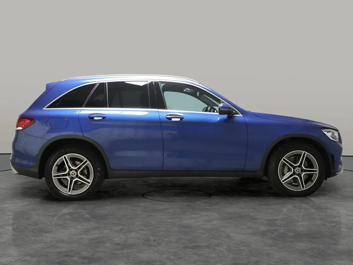 2022-mercedes-benz-glc-class-20d-glc220d-amg-line-195ps-station-wagon-5d-1950cc-4matic-plus-big-11