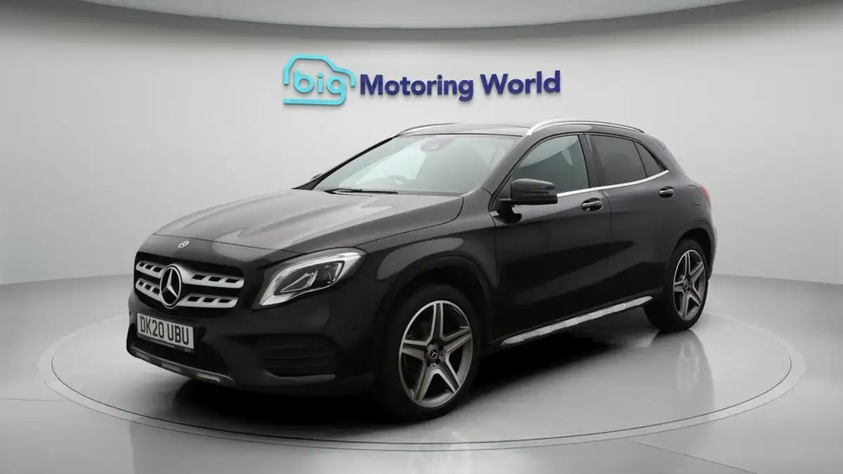 2020-mercedes-benz-gla-class-16-gla-200-amg-line-edition-plus-7g-dct-big-3