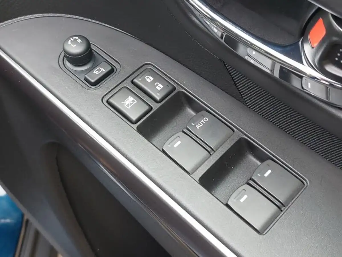 2023-suzuki-s-cross-14-boosterjet-motion-big-12