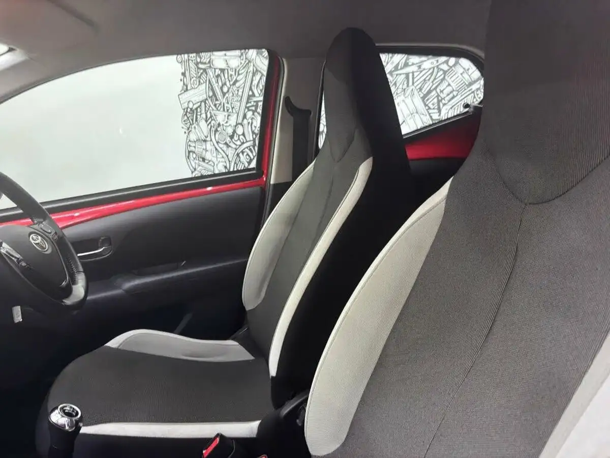 2018-toyota-aygo-10-vvt-i-x-play-71bhp-5d-big-12
