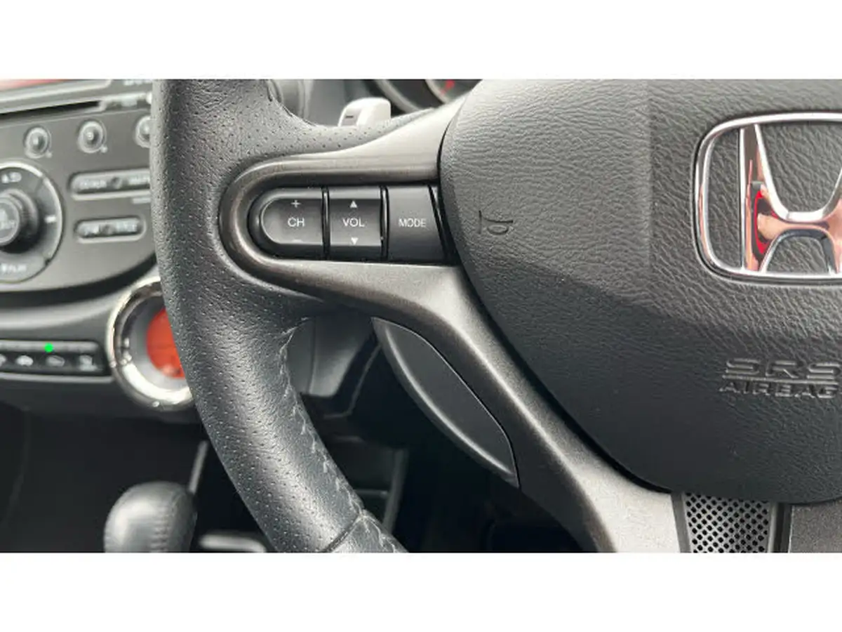 2013-honda-jazz-14-es-plus-cvt-big-37