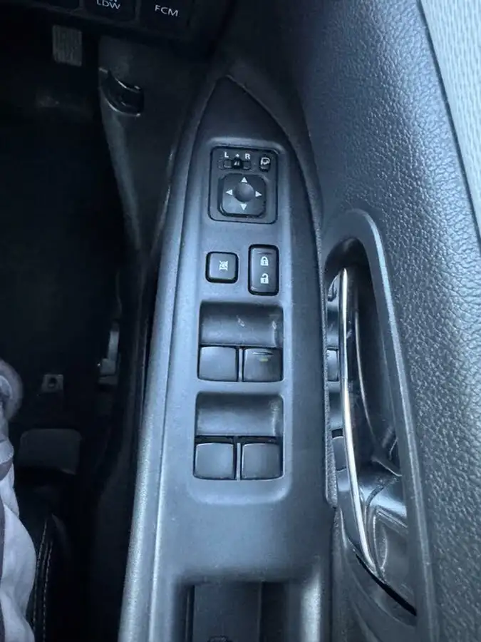 2014-mitsubishi-outlander-20-gx4hs-big-43