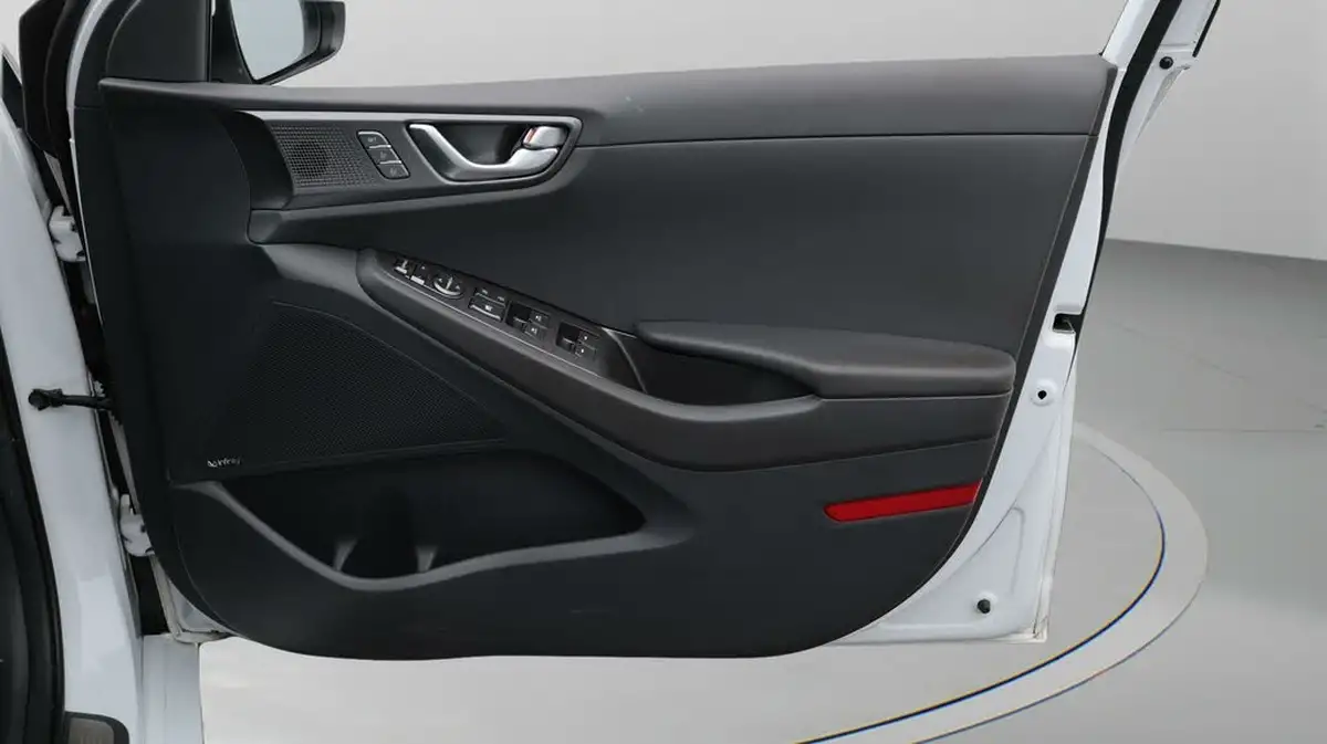 2021-hyundai-ioniq-e-premium-se-electric-100kw-big-15