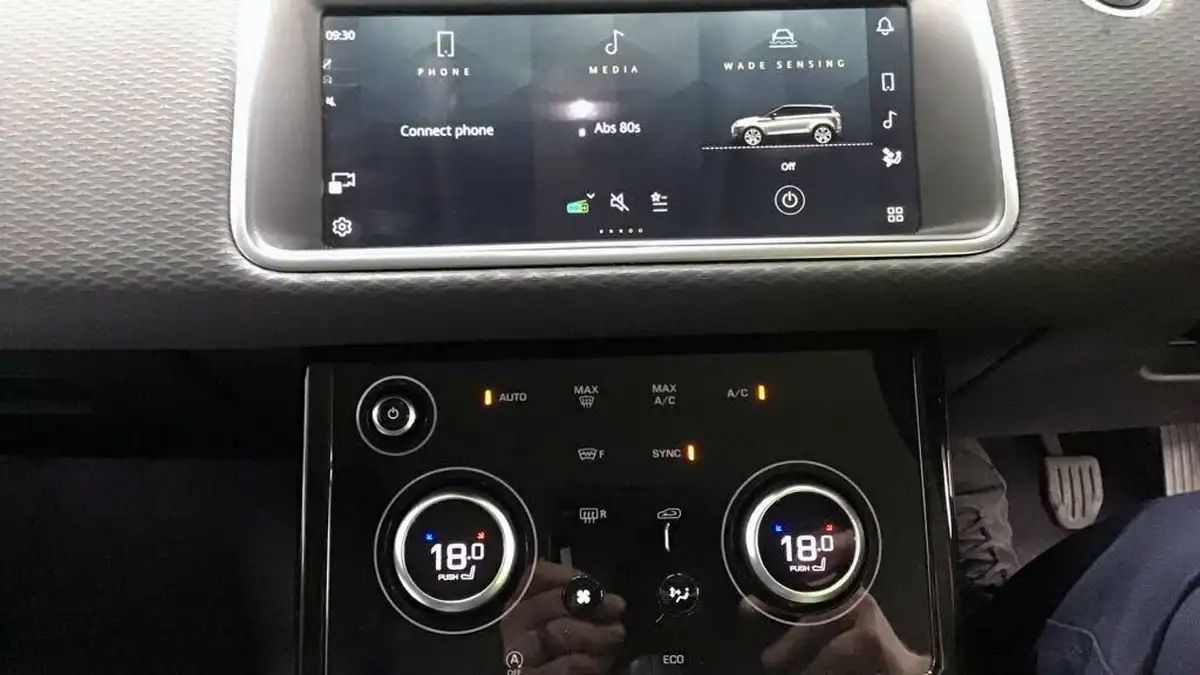 2021-land-rover-range-rover-evoque-20-d165-evoque-big-8