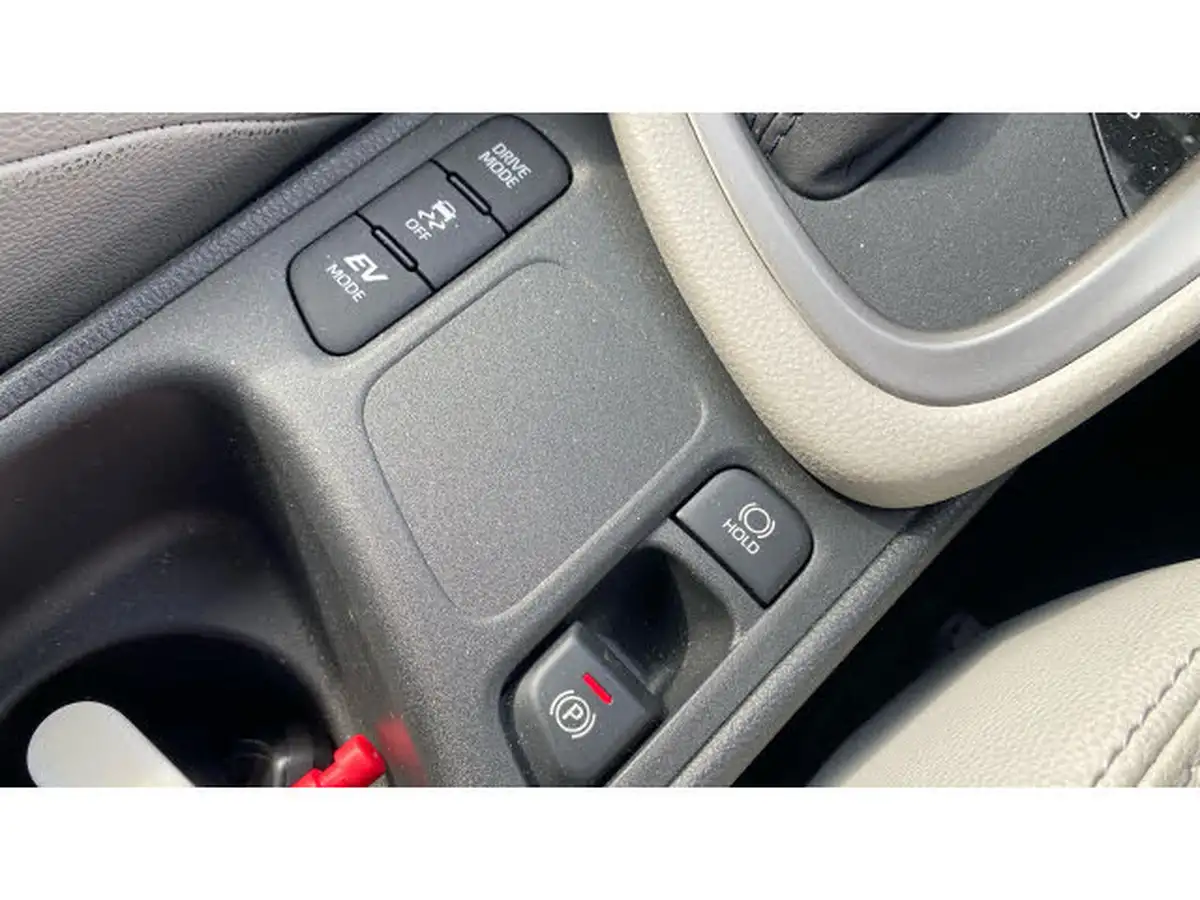 2021-toyota-yaris-15-vvt-i-excel-big-22